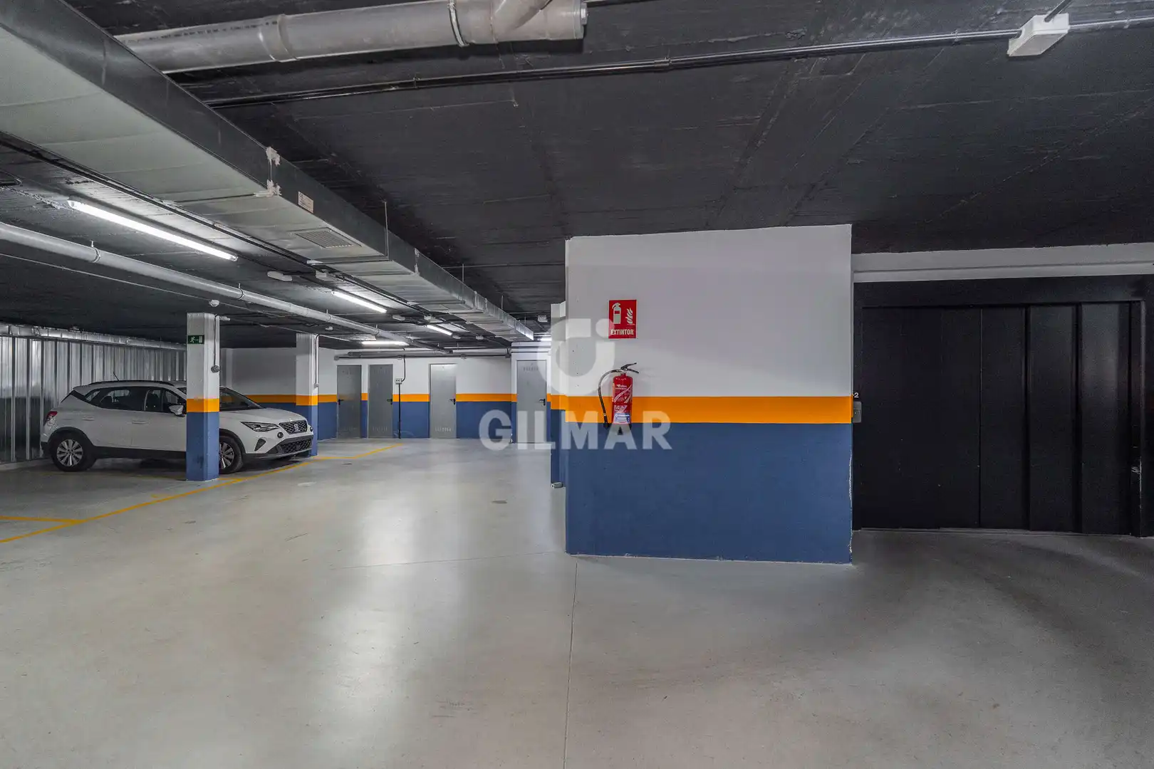Parking de Piso en venta en Madrid con Calefacción y Trastero