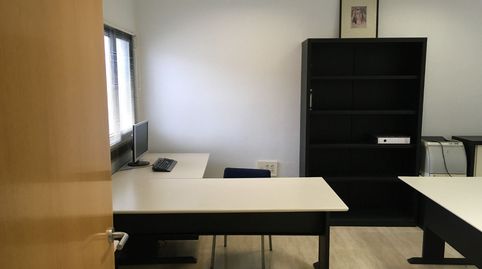 ALQUILER NAVE INDUSTRIAL CON AMPLIAS OFICINAS EN POLIGONO, imatge 2