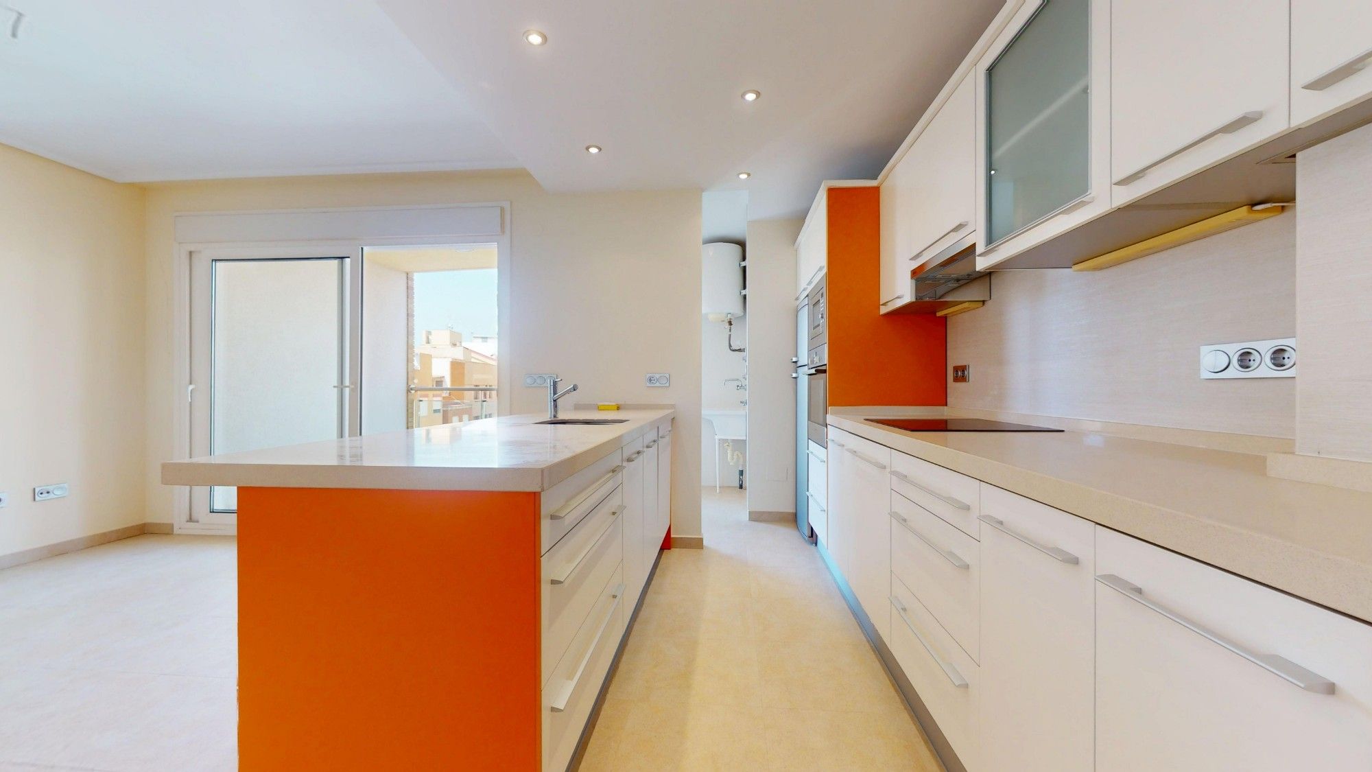 Cuina de Apartament en venda en Águilas amb Aire condicionat, Terrassa i Balcó