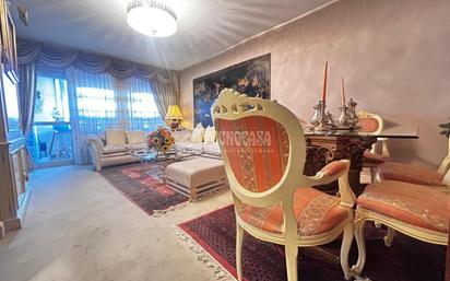 Sala d'estar de Pis en venda en  Madrid Capital amb Calefacció