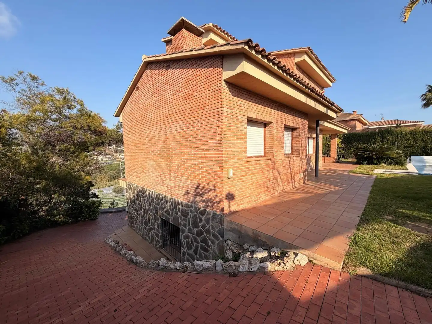 Vista exterior de Casa o xalet en venda en Sant Pol de Mar amb Aire condicionat, Calefacció i Jardí privat