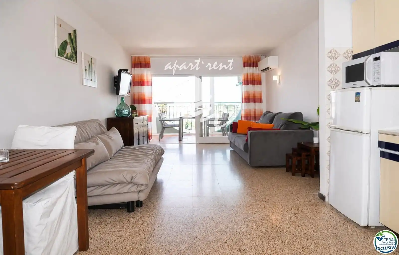 Sala d'estar de Pis en venda en Empuriabrava amb Aire condicionat, Terrassa i Moblat