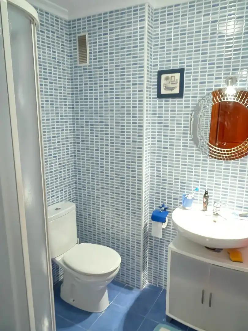 Baño de Piso en venta en Entrambasaguas con Calefacción, Jardín privado y Amueblado