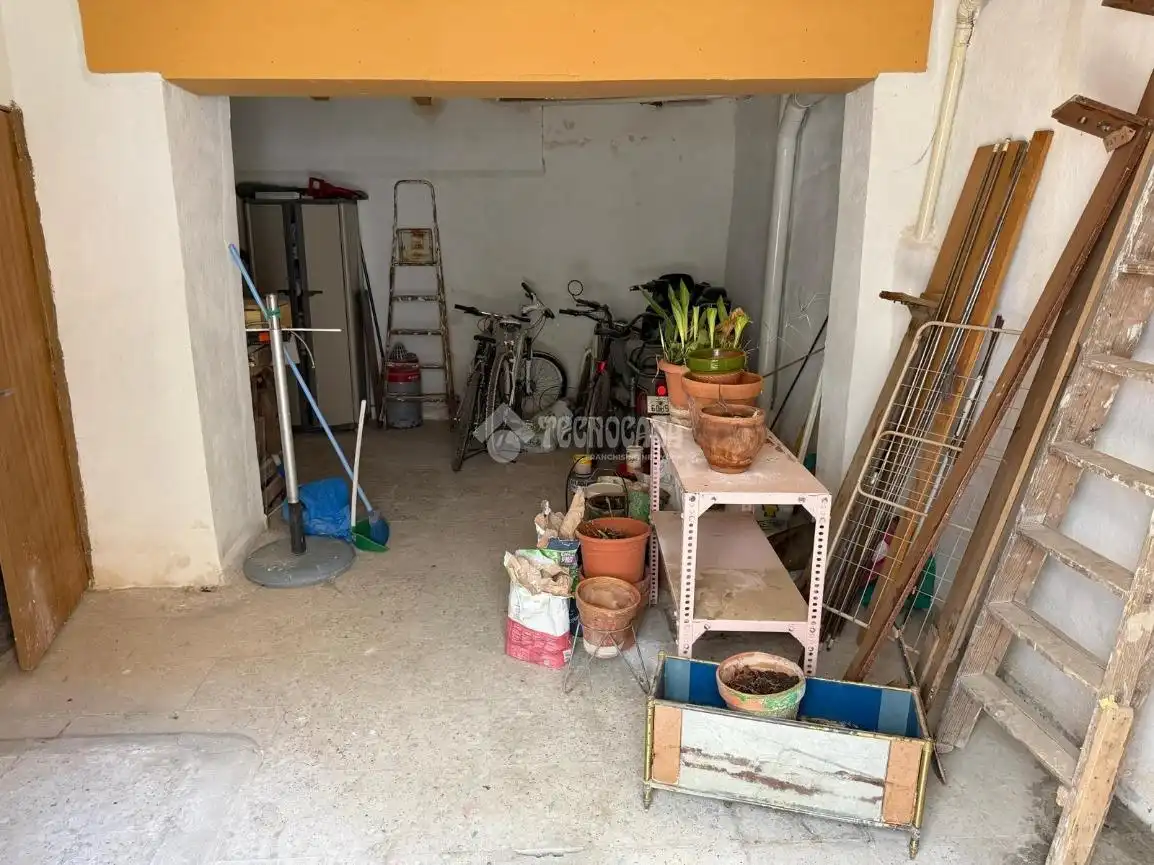 Casa adosada en venda en Jaén amb Aire condicionat, Terrassa i Moblat