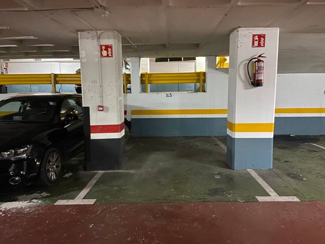 Garaje en Venta en Napols en Sagrada Família