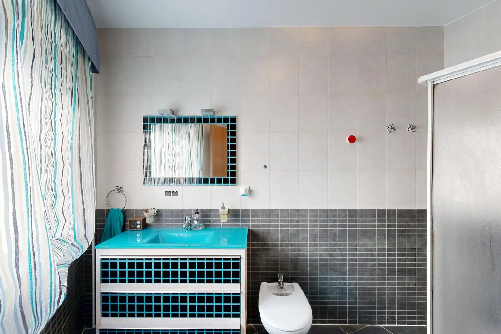 Bathroom of Houses for sale in Cartagena  with Air Conditioner, Heating and Storage room