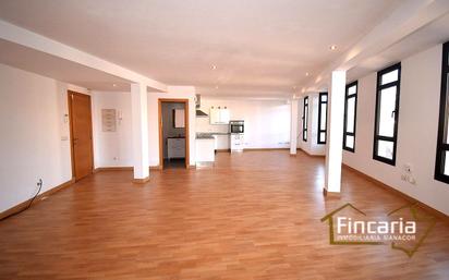 Living room of Flat for sale in Manacor  with Air Conditioner and Parquet flooring