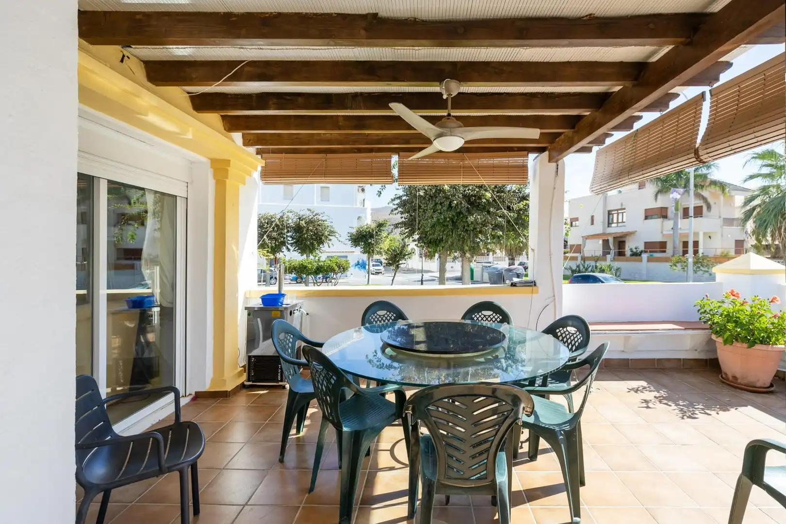 Terrasse von Einfamilien-Reihenhaus zum Verkauf in Motril mit Klimaanlage, Möbliert und Balkon