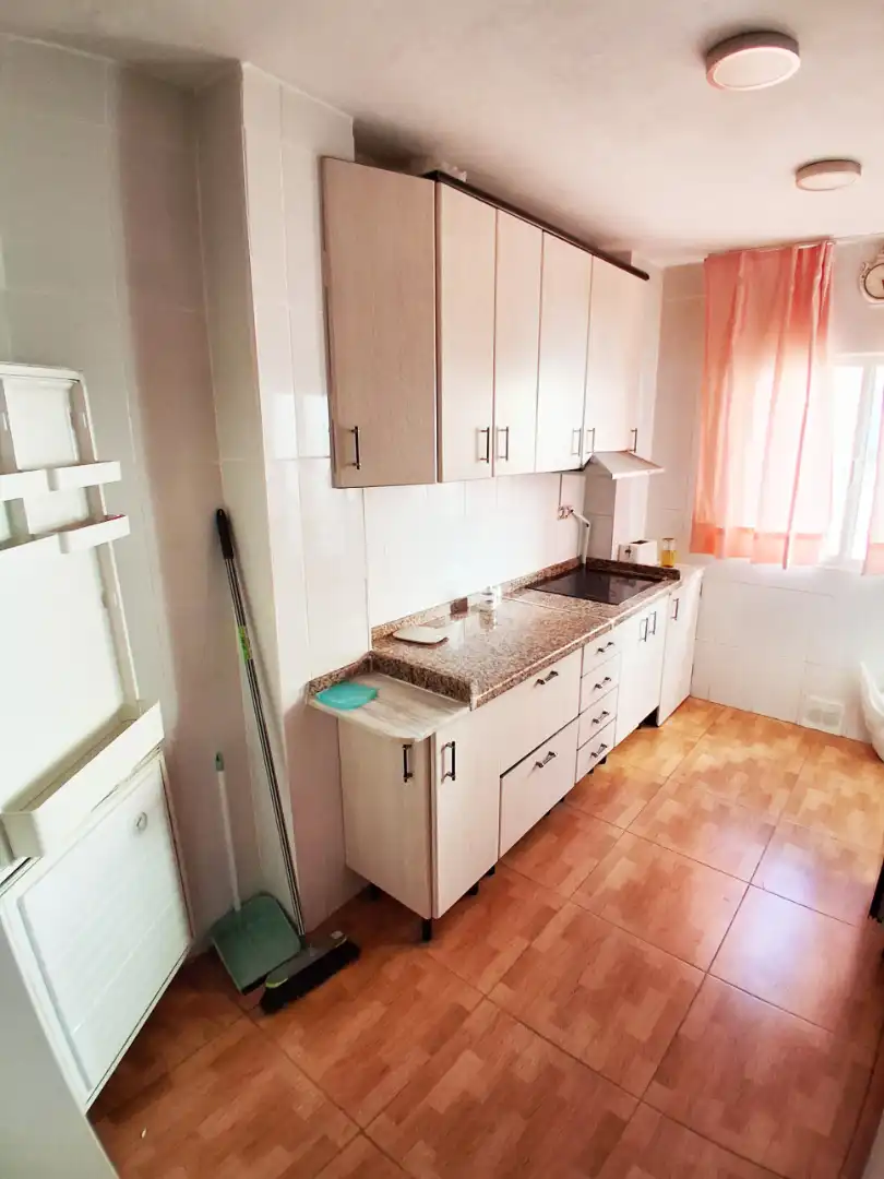 Kitchen of Flat for rent in Granada  with Furnished, Oven and Washing machine