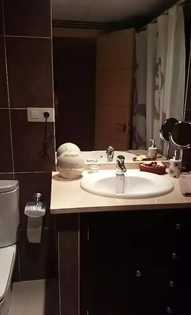 Badezimmer von Wohnung zur Miete in Carmona mit Klimaanlage