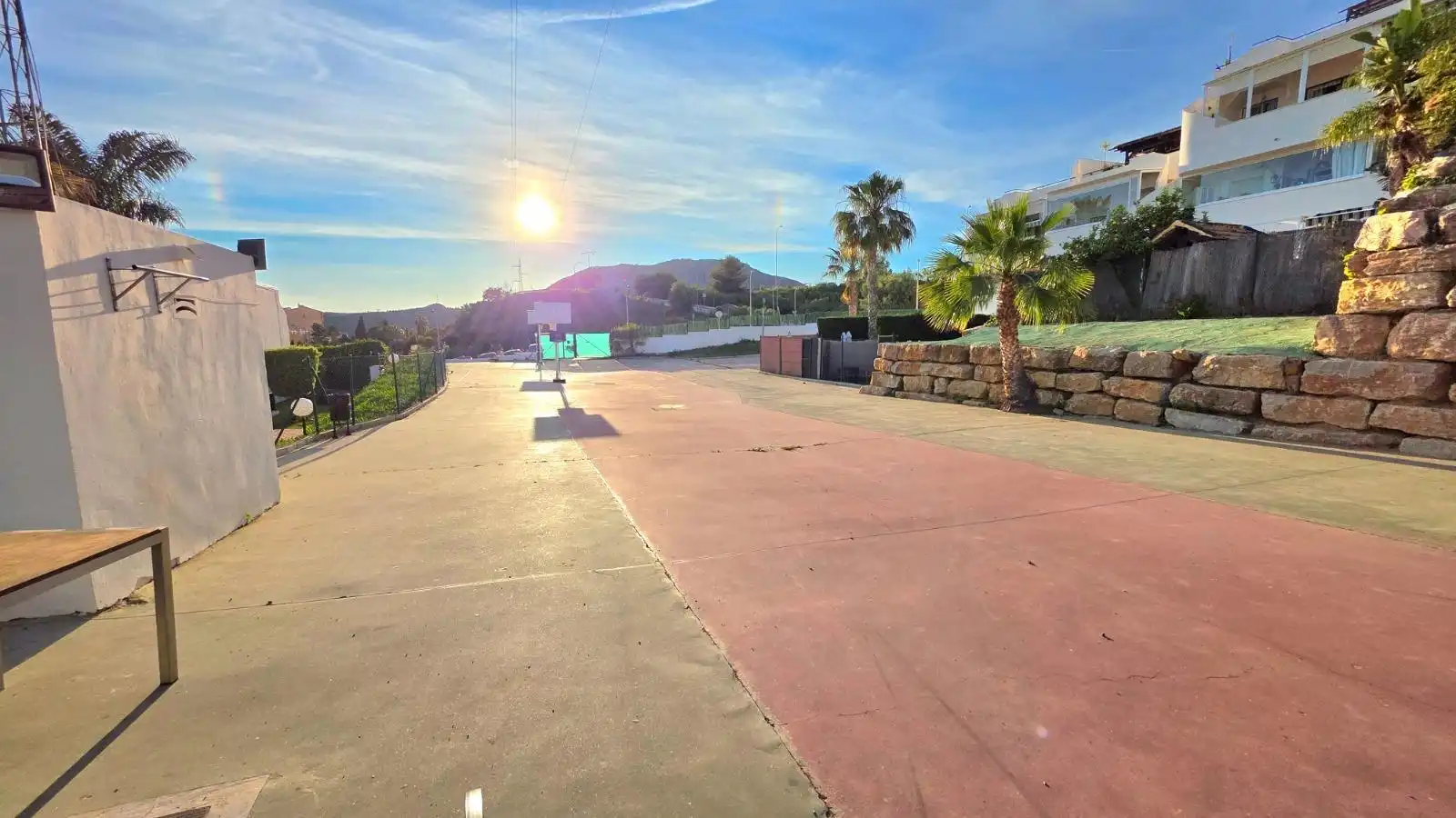 Vista exterior de Àtic en venda en Rincón de la Victoria amb Aire condicionat, Jardí privat i Terrassa