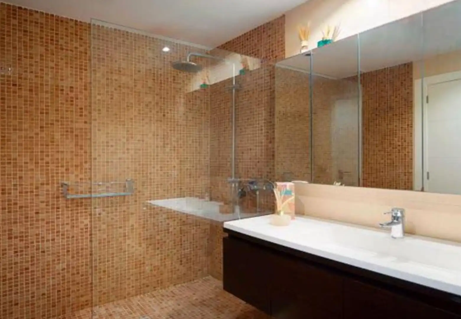 Badezimmer von Dachboden zum Verkauf in  Palma de Mallorca mit Klimaanlage, Heizung und Terrasse