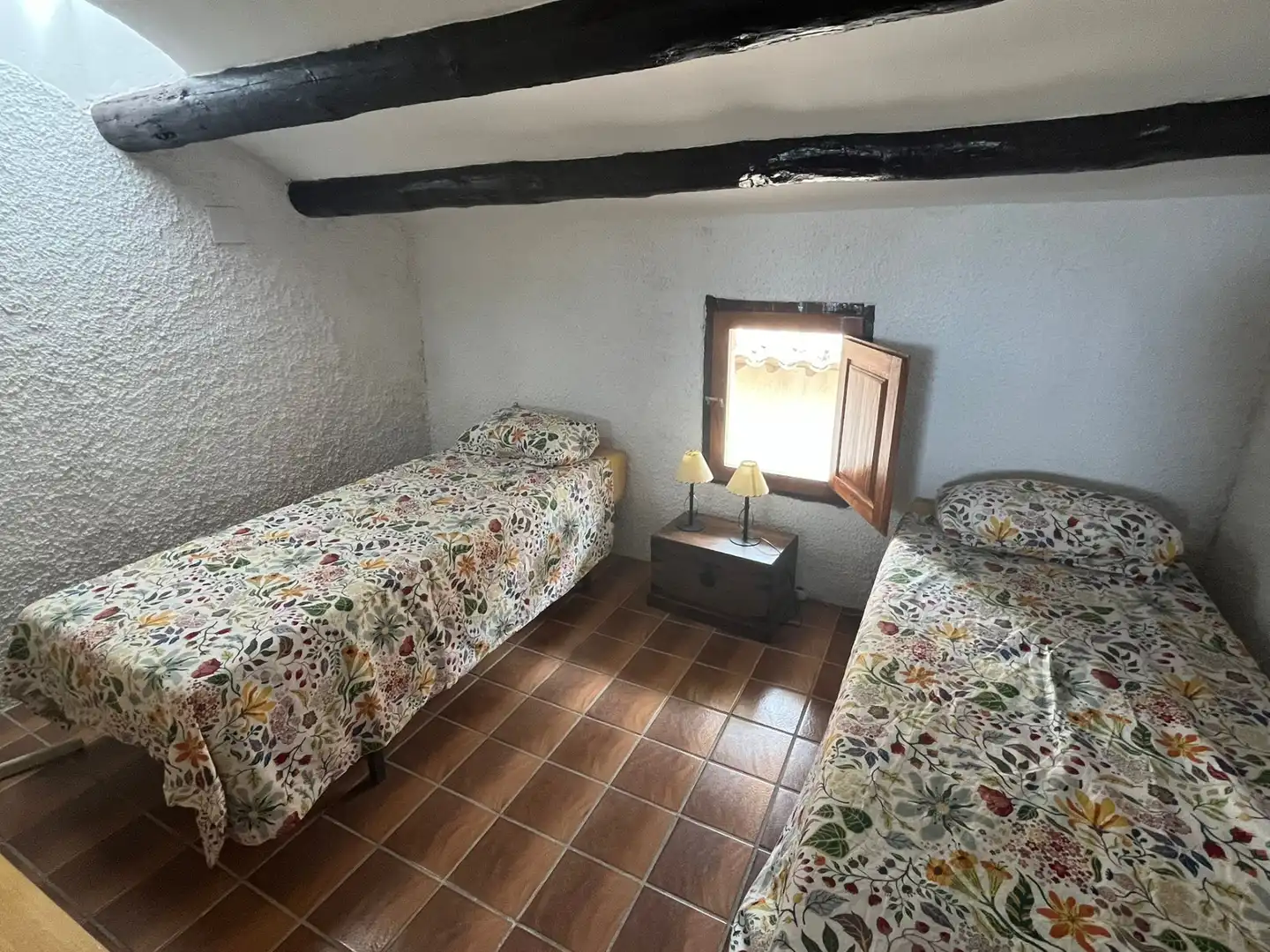 Bedroom of Houses for sale in Belmonte de San José  with Balcony