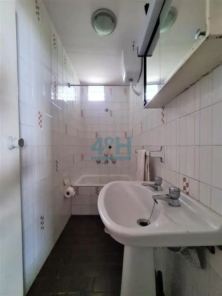 Bany de Casa o xalet en venda en Ourense Capital  amb Jardí privat i Traster