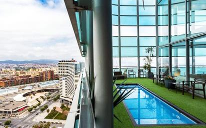 Swimming pool of Duplex for sale in  Barcelona Capital