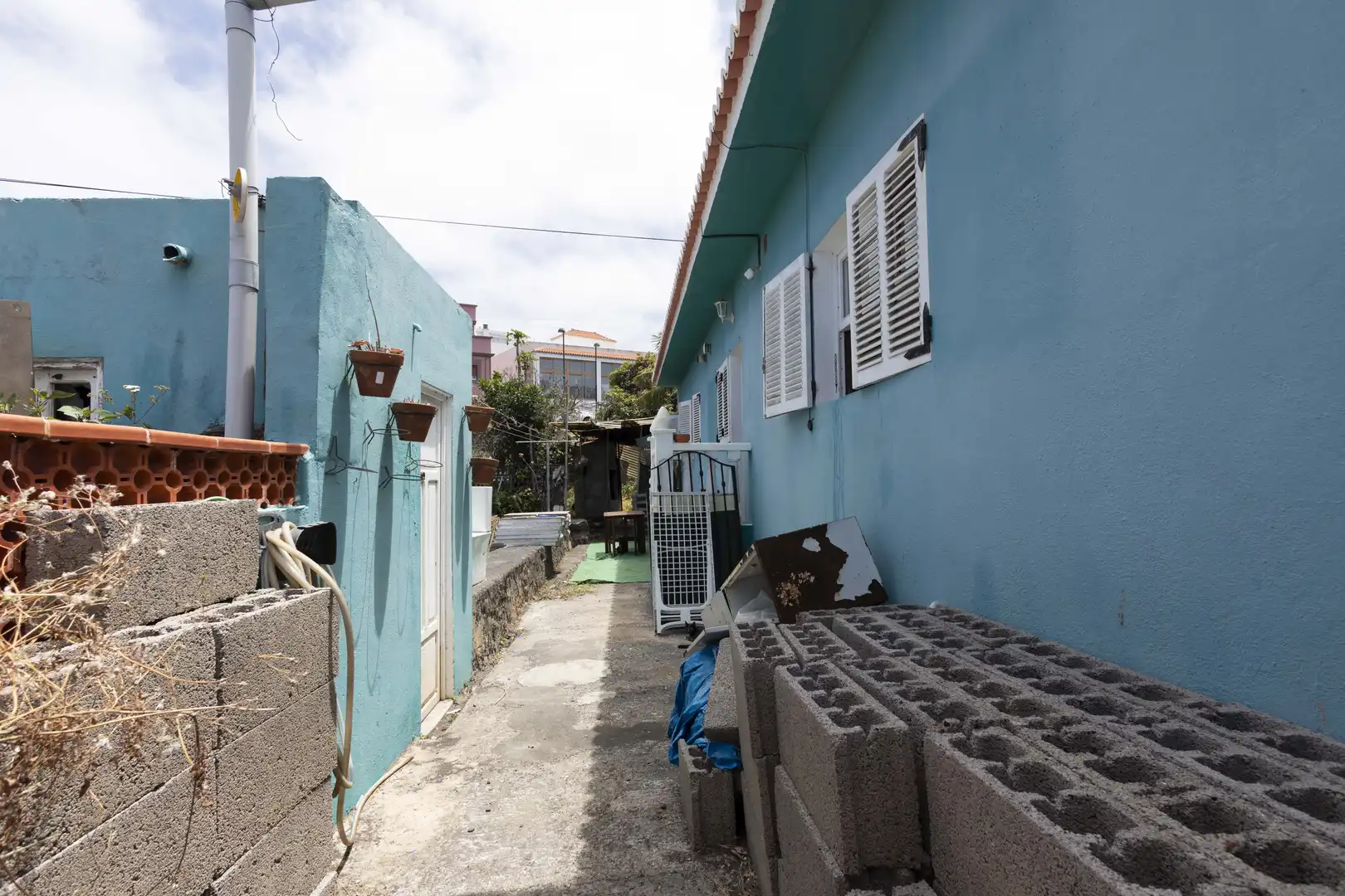 Vista exterior de Casa o xalet en venda en Breña Baja amb Jardí privat, Terrassa i Traster