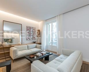 Sala d'estar de Apartament en venda en  Barcelona Capital amb Aire condicionat, Calefacció i Parquet