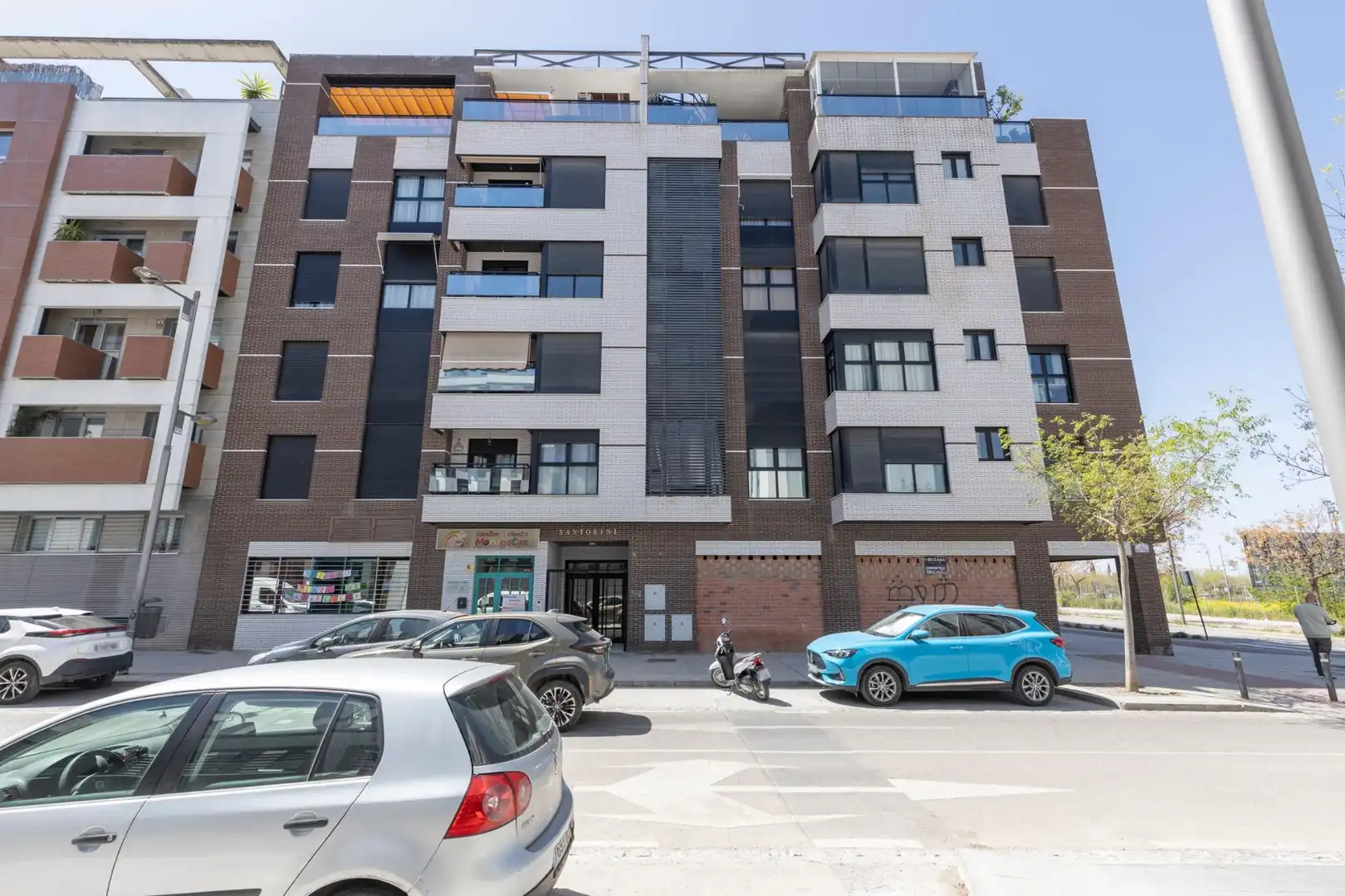 Vista exterior de Piso en venta en Armilla con Aire acondicionado, Calefacción y Piscina comunitaria