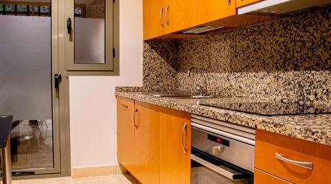 Elegante Residencia en Planta Baja con Jardín Privado en la Exclusiva Comunidad Benatalaya, Estepona, imatge 4