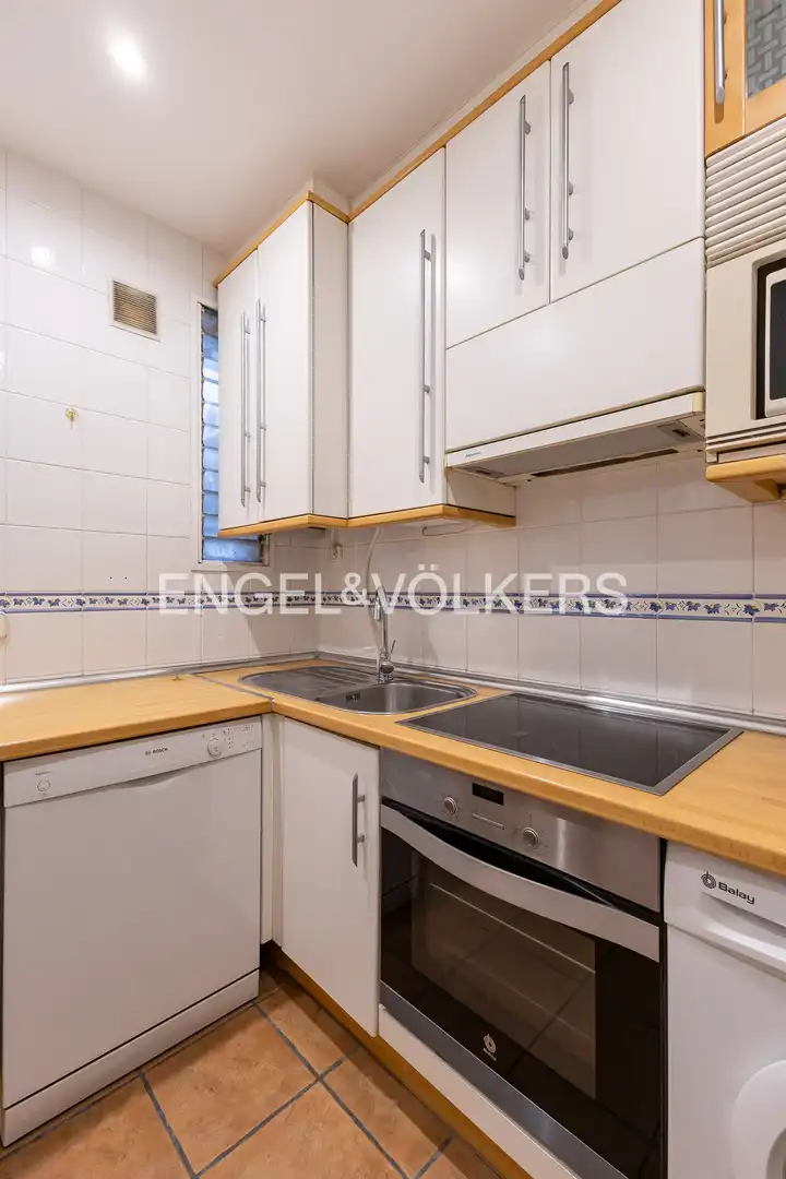 Kitchen of Flat for sale in Madrid  with Air Conditioner, Heating and Balcony
