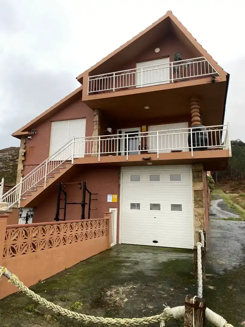 Vista exterior de Casa o xalet en venda en Camariñas amb Piscina i Balcó