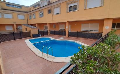 Piscina de Casa adosada en venda en Gilet amb Aire condicionat, Terrassa i Moblat