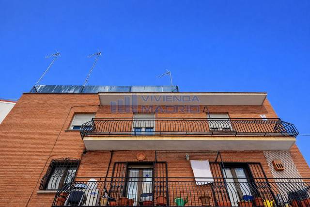 Piso en Venta en Mariano Serrano en Valdeacederas