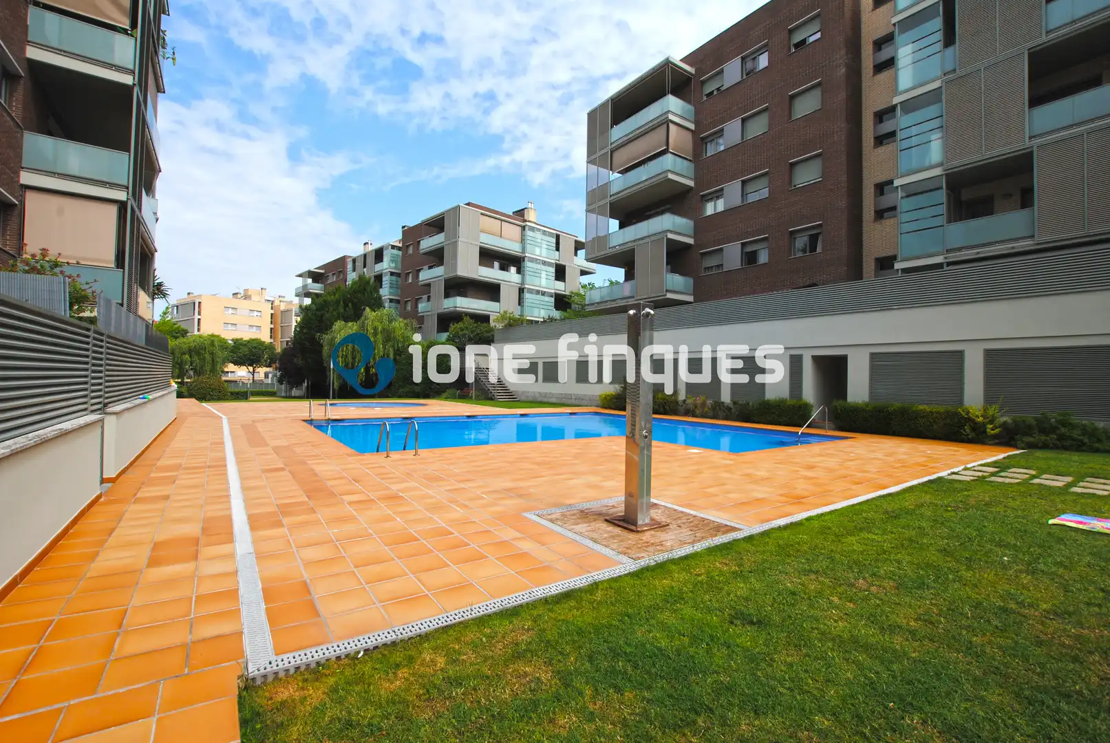 Schwimmbecken von Wohnung zum Verkauf in Sant Cugat del Vallès mit Heizung, Privatgarten und Terrasse