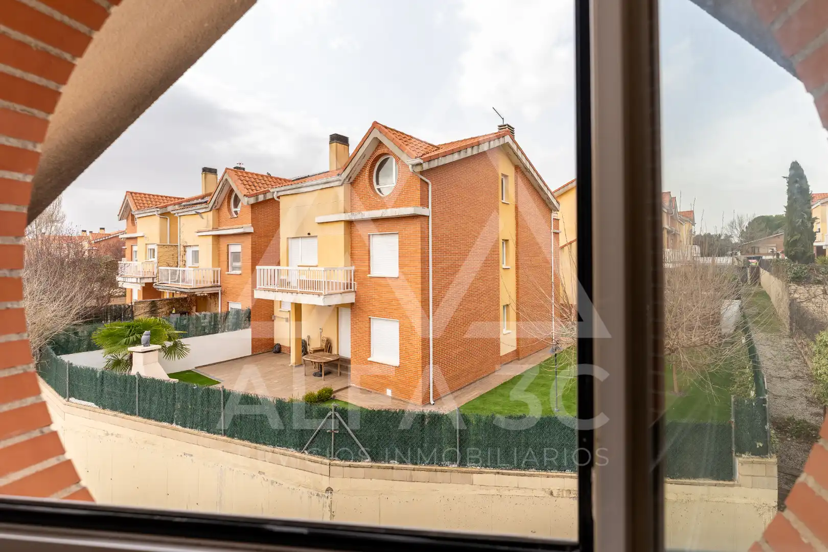 Vista exterior de Casa o chalet en venta en Venturada con Aire acondicionado, Calefacción y Jardín privado