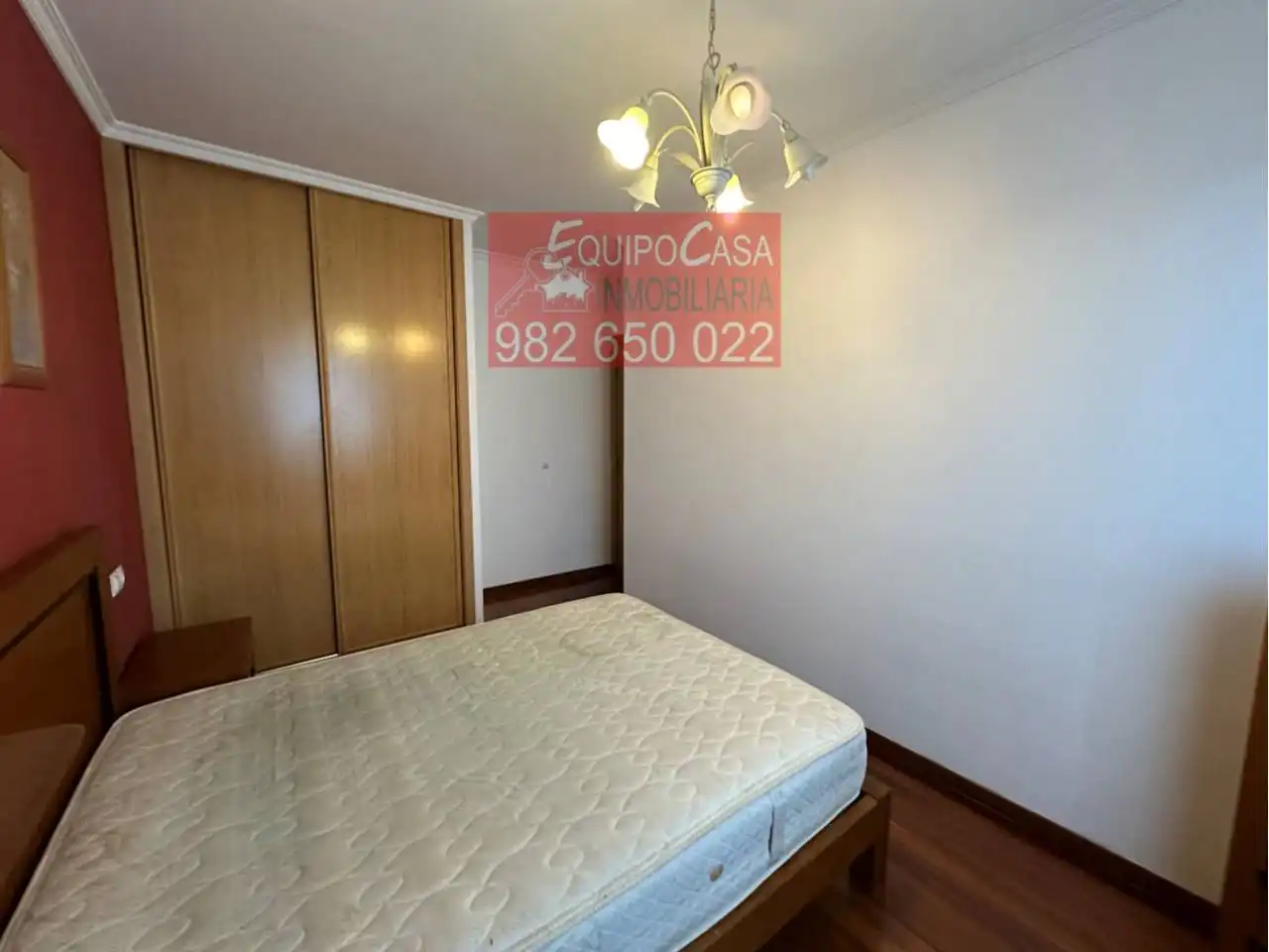 Schlafzimmer von Wohnungen zur Miete in Lugo mit Parkett, Abstellraum und Möbliert