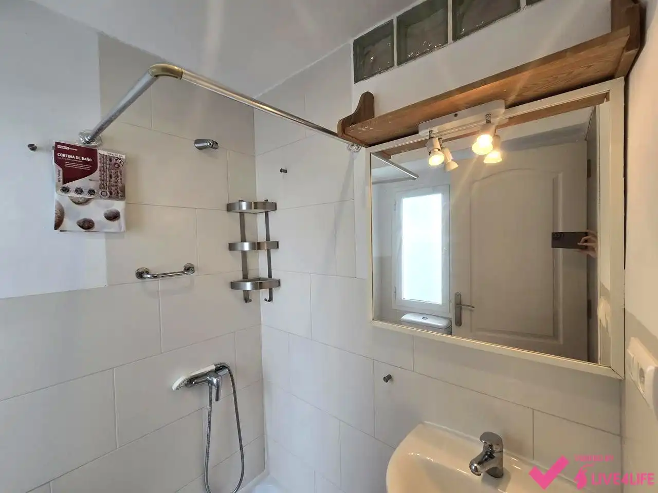 Bathroom of Flat for rent in Sevilla  with Air Conditioner, Terrace and Furnished