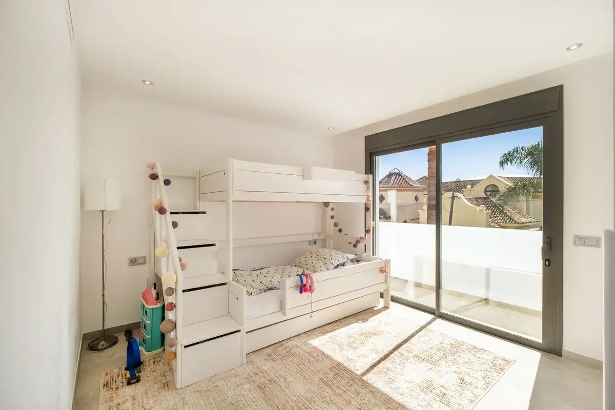 Habitación de Casa o chalet en venta en Marbella con Aire acondicionado, Jardín privado y Terraza