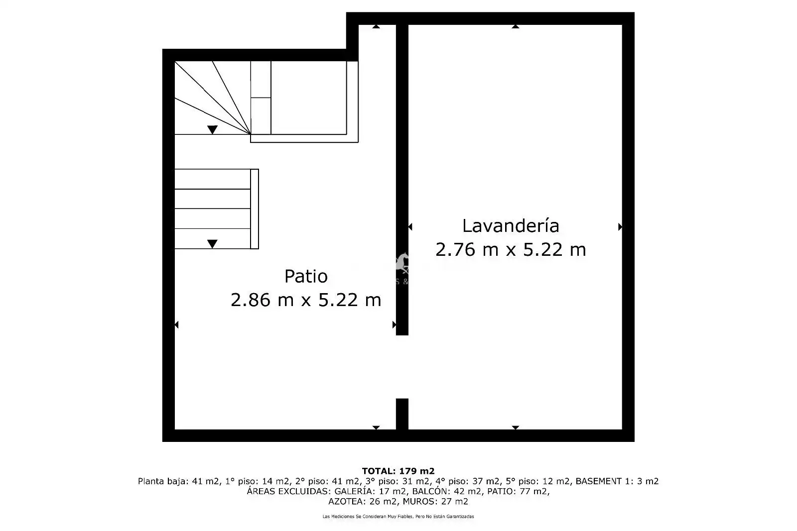 Einfamilien-Reihenhaus zum Verkauf in Arona mit Klimaanlage, Terrasse und Abstellraum