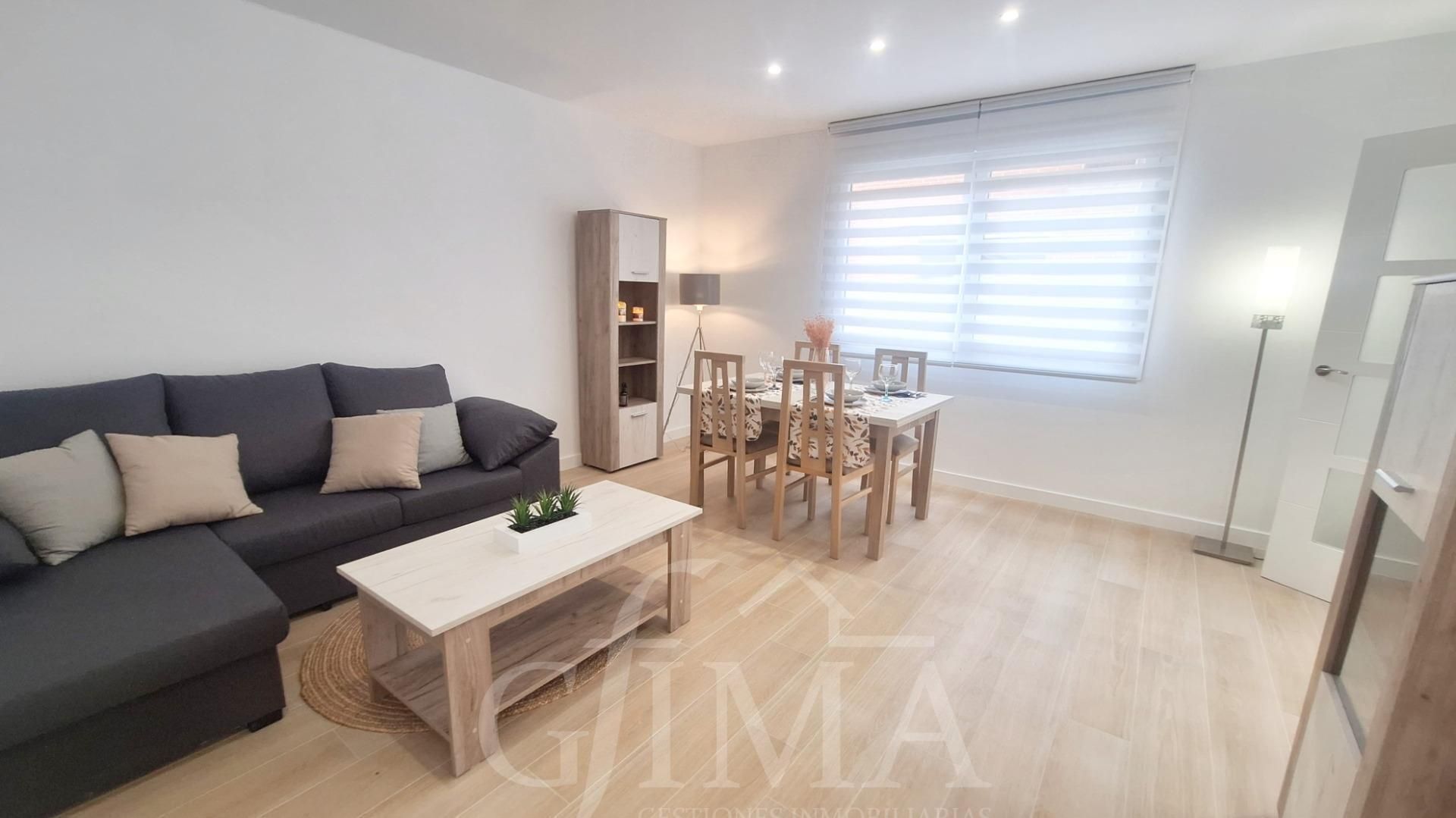 Wohnzimmer von Einfamilien-Reihenhaus zum verkauf in Tomelloso mit Klimaanlage, Heizung und Terrasse