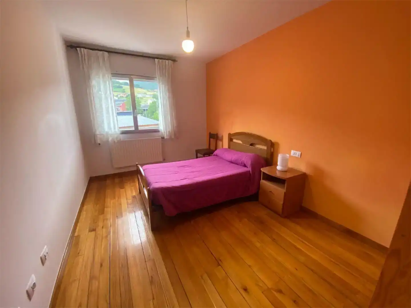 Schlafzimmer von Wohnung zur Miete in Mondoñedo mit Balkon