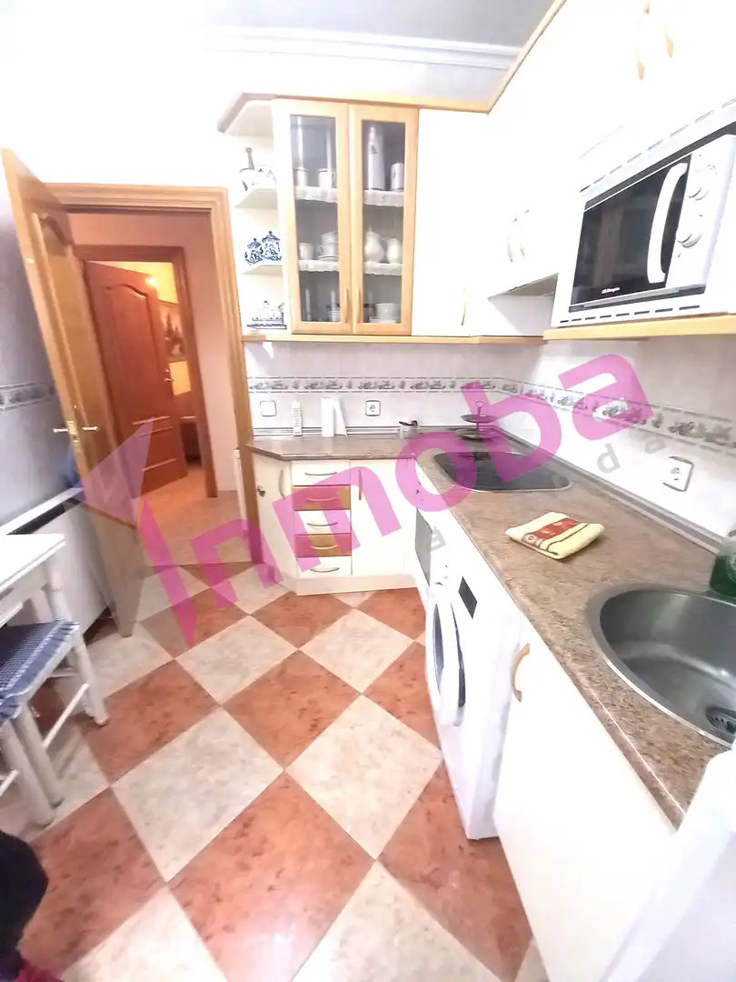 Casa adosada en venta en Calle Corralón de los Caídos, Santa Catalina - Ferial