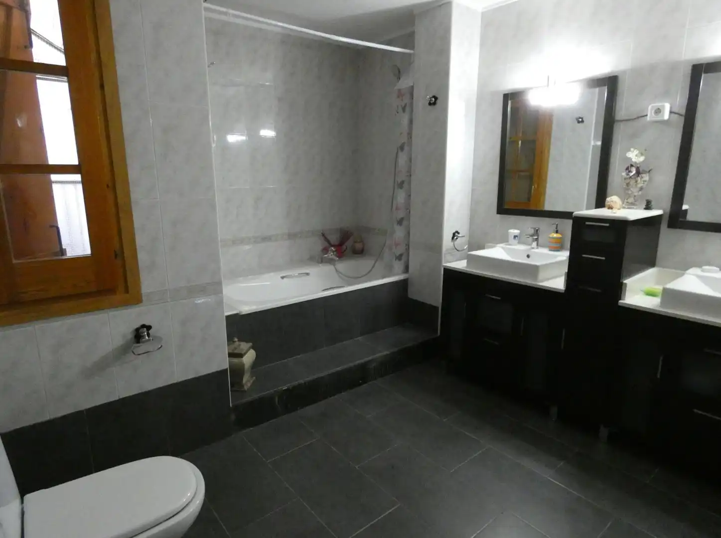 Bany de Casa o xalet en venda en Castellar del Vallès amb Balcó