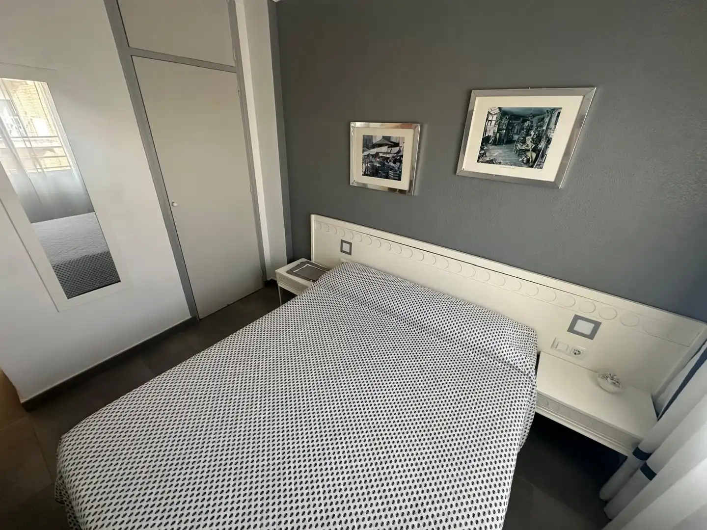 Dormitori de Apartament de lloguer en Águilas amb Aire condicionat, Moblat i Balcó