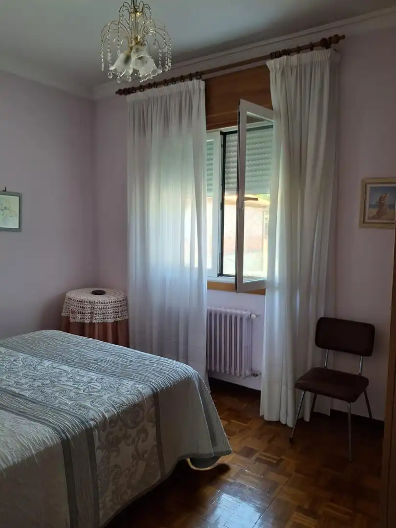 Bedroom of Houses for sale in Ourense Capital   with Air Conditioner, Heating and Private garden