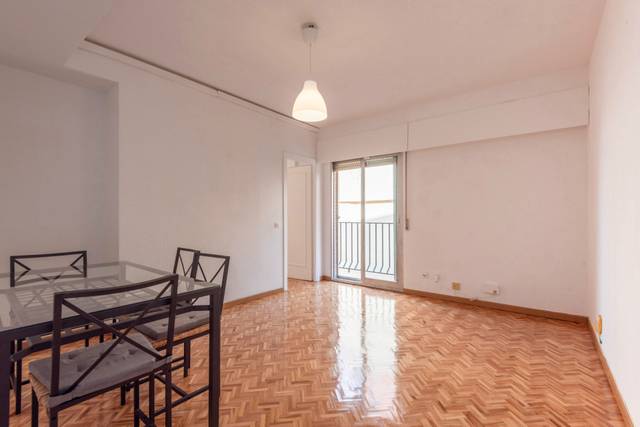 Piso en Venta en Calle del Capitán Salazar Martínez en Embajadores - Lavapiés