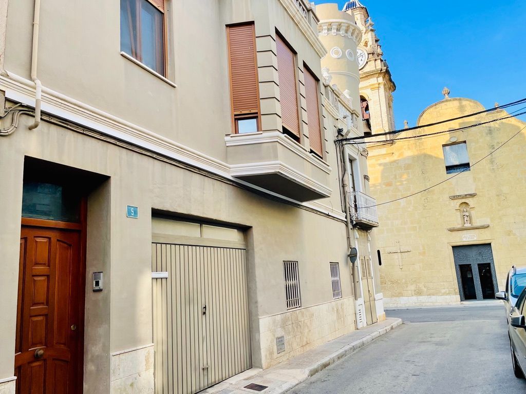 Vista exterior de Casa o xalet de lloguer en Beniarbeig amb Aire condicionat, Calefacció i Terrassa