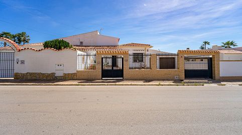Foto 5 de Casa adosada en venda a Calle Salvador Dalí, Zona Carrefour - Urbanizaciones, Torrevieja