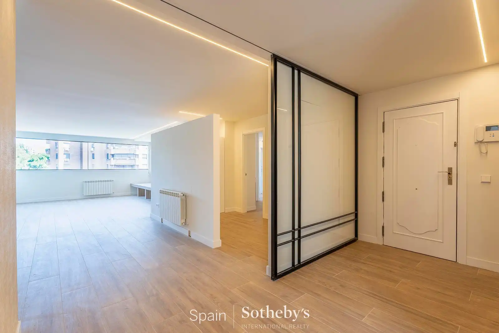 Apartamento con piscina en alquiler en Calle de la Infanta María Teresa, imagen 4