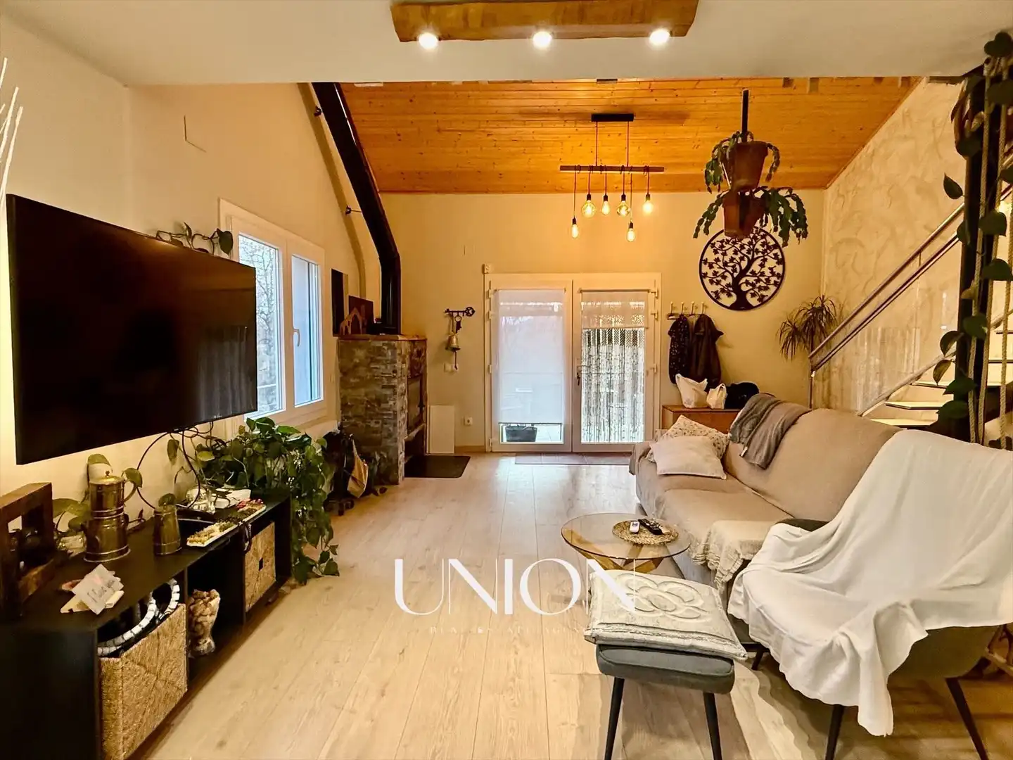 Sala d'estar de Casa o xalet en venda en Camprodon amb Aire condicionat, Calefacció i Jardí privat