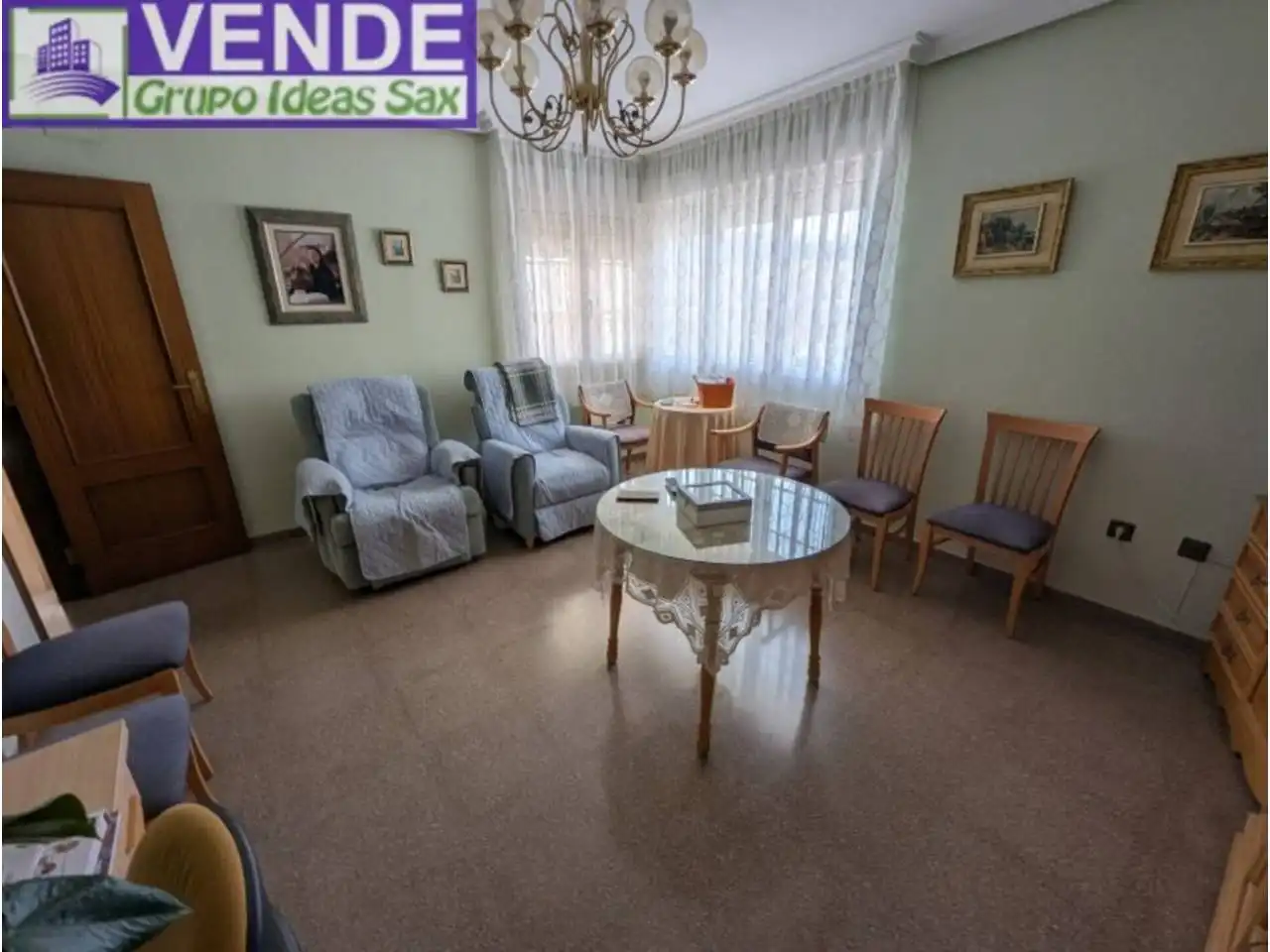 Sala d'estar de Casa adosada en venda en Sax