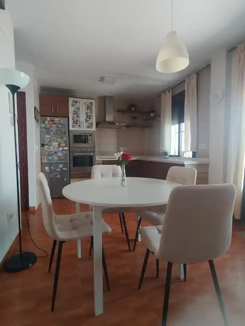 Cuina de Casa adosada per a compartir en Córdoba amb Aire condicionat, Moblat i Forn