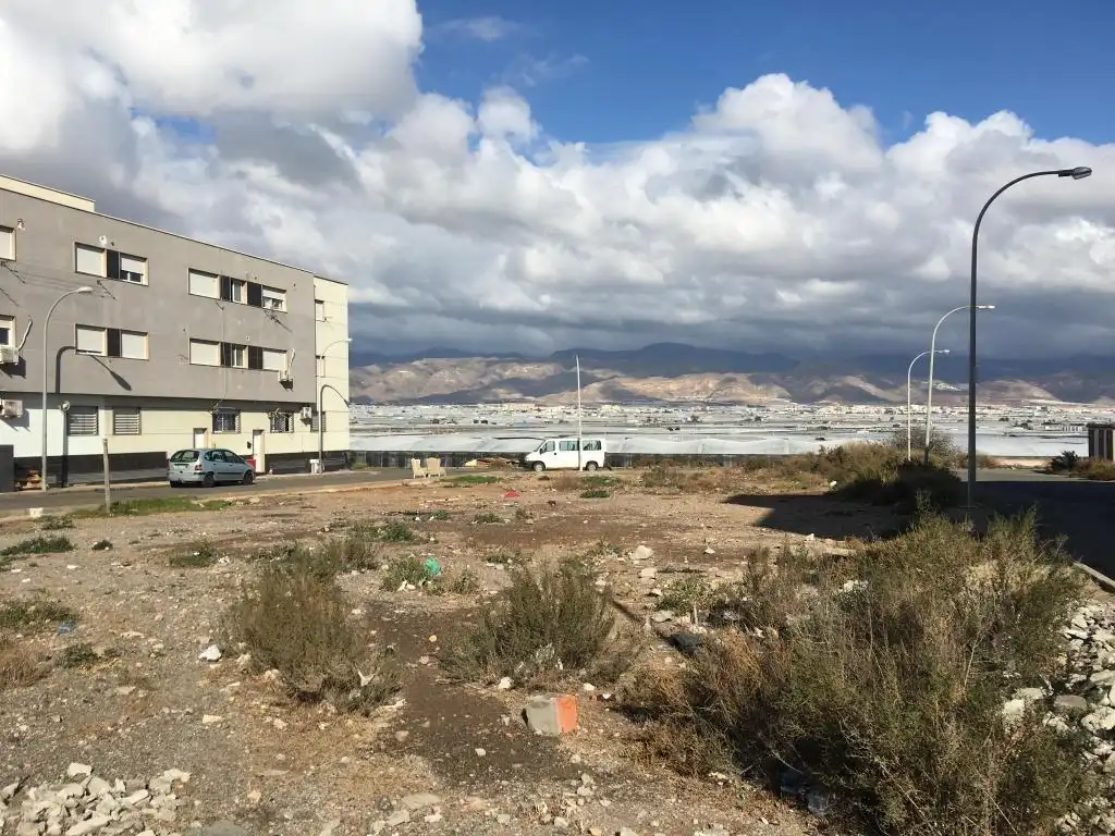 Residential land for sale in Roquetas de Mar ciudad