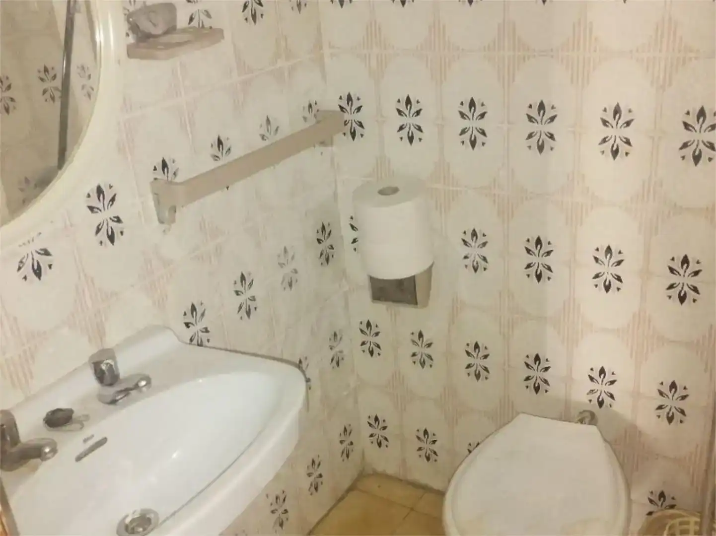 Bany de Pis en venda en Samper de Calanda amb Traster, Moblat i Balcó