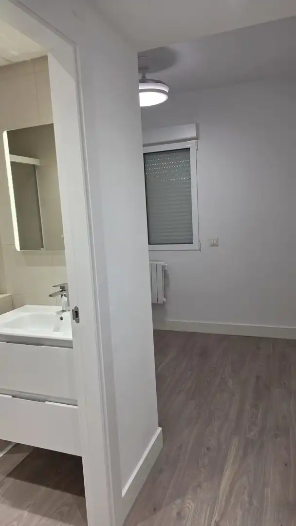 Baño de Piso de alquiler en Zaragoza con Amueblado
