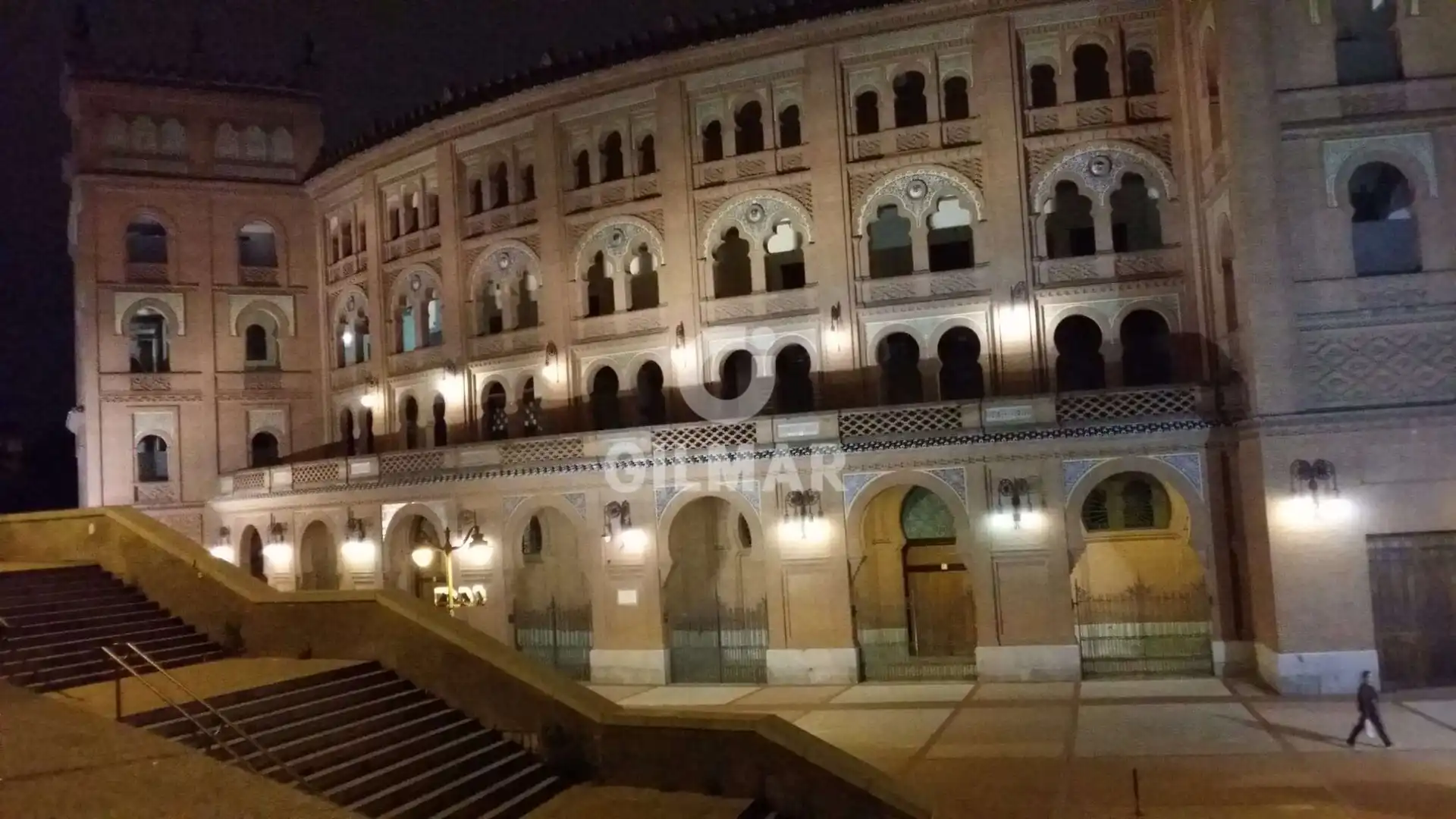 Vista exterior de Pis en venda en Madrid amb Calefacció i Balcó